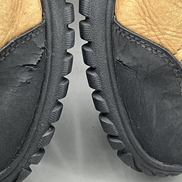 UGG Adirondack II Boots Women Size 10 Brown Gore-Tex Shearling Vibram Snow Shoes - Picture 9 of 12